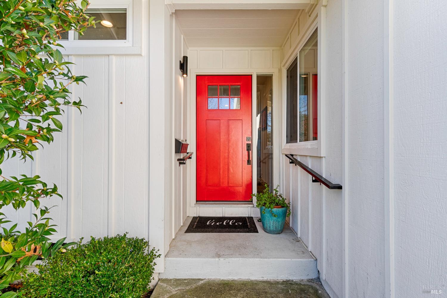 Detail Gallery Image 2 of 31 For 1927 Calavaras Dr, Santa Rosa,  CA 95405 - 3 Beds | 2 Baths