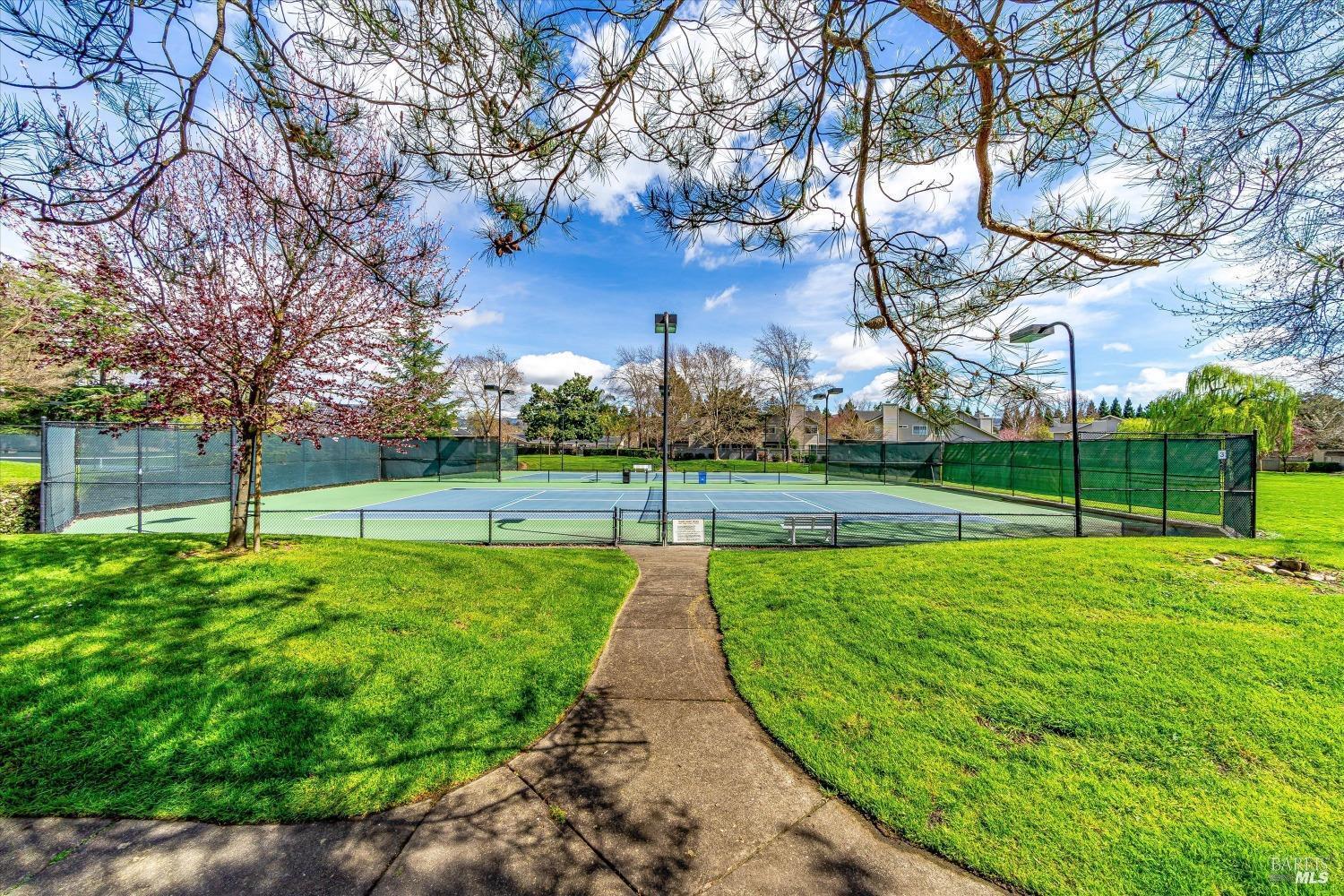 Detail Gallery Image 38 of 56 For 71 Valley Club Cir, Napa,  CA 94558 - 3 Beds | 2/1 Baths