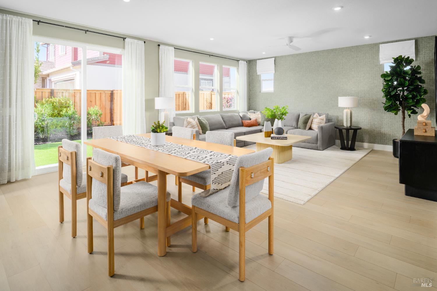 Detail Gallery Image 3 of 16 For 2428 Midnight Ln, Santa Rosa,  CA 95403 - 5 Beds | 3 Baths