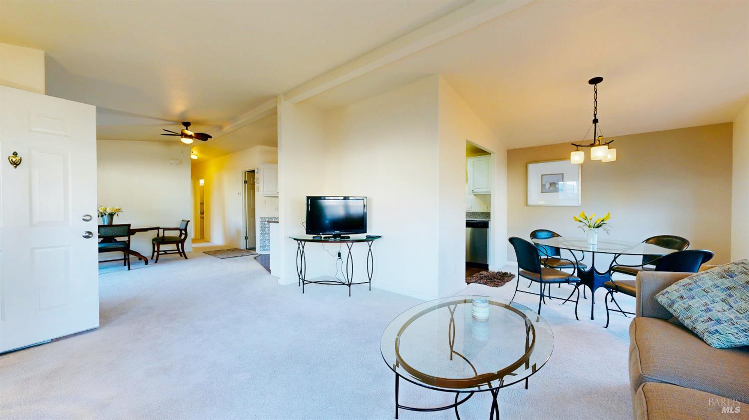 Detail Gallery Image 13 of 51 For 526 Mendocino Dr, Petaluma,  CA 94954 - 2 Beds | 2 Baths