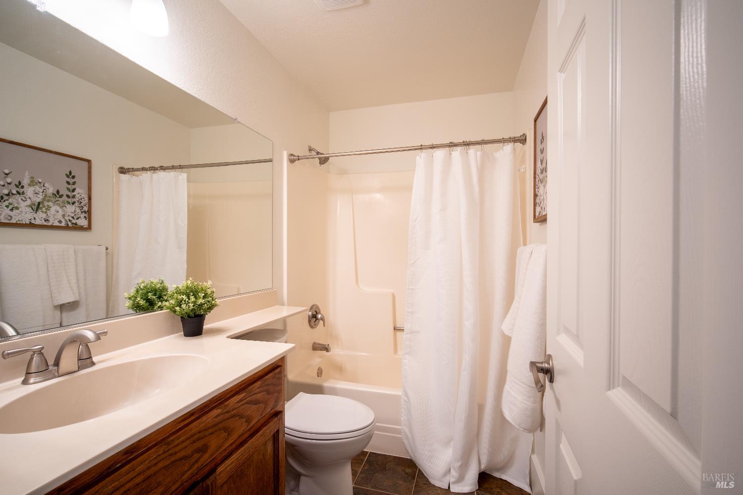 Detail Gallery Image 24 of 48 For 1416 Middlebrook Way, Rohnert Park,  CA 94928 - 3 Beds | 2 Baths