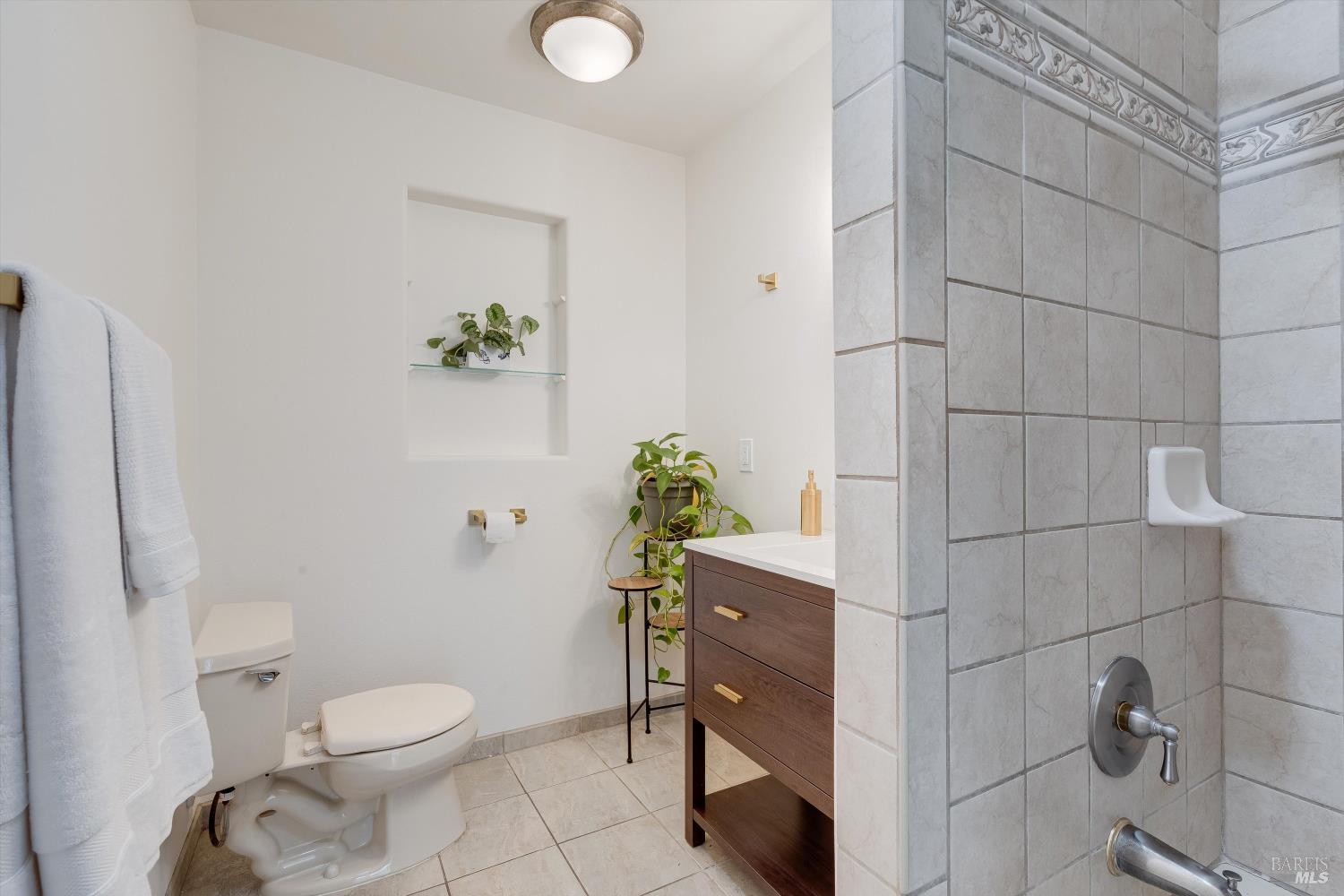 Detail Gallery Image 23 of 53 For 13180 Bodega Hwy, Sebastopol,  CA 95472 - 3 Beds | 2 Baths