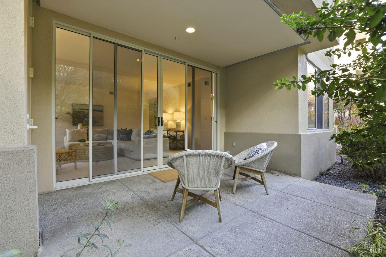 Detail Gallery Image 24 of 33 For 400 Deer Valley Rd 2f,  San Rafael,  CA 94903 - 2 Beds | 2 Baths