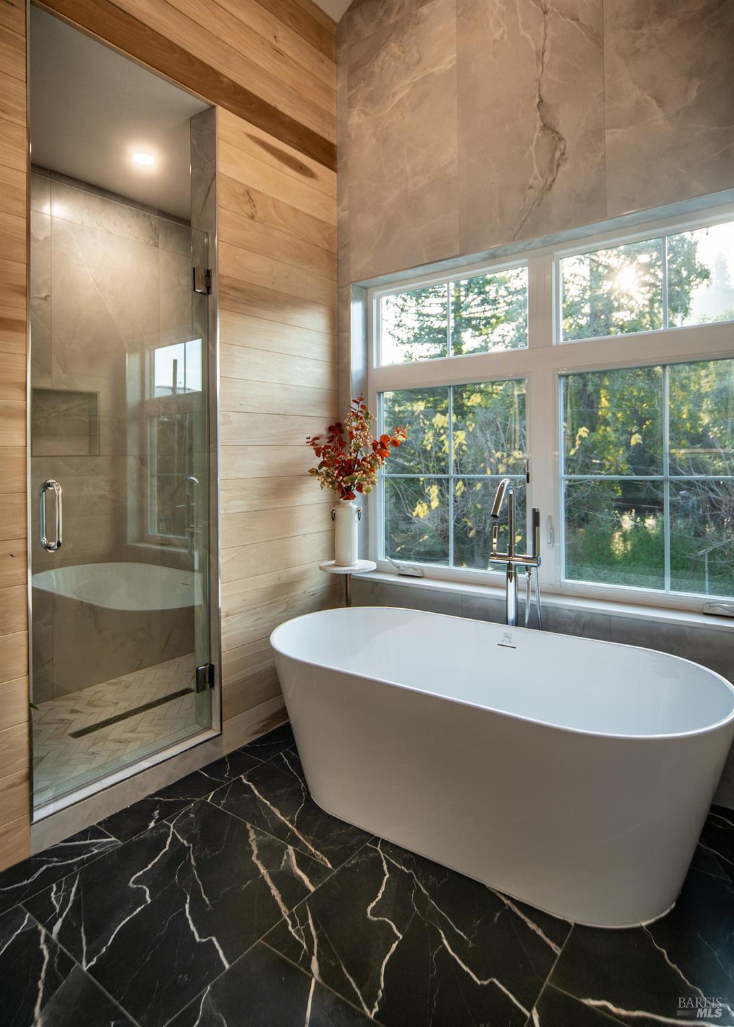 Detail Gallery Image 29 of 61 For 22 Cedar Ave, Kentfield,  CA 94904 - 5 Beds | 5 Baths