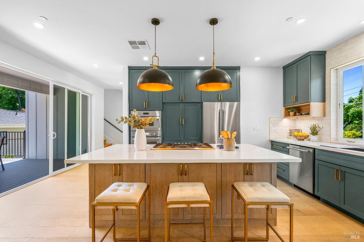 Detail Gallery Image 6 of 61 For 22 Cedar Ave, Kentfield,  CA 94904 - 5 Beds | 5 Baths