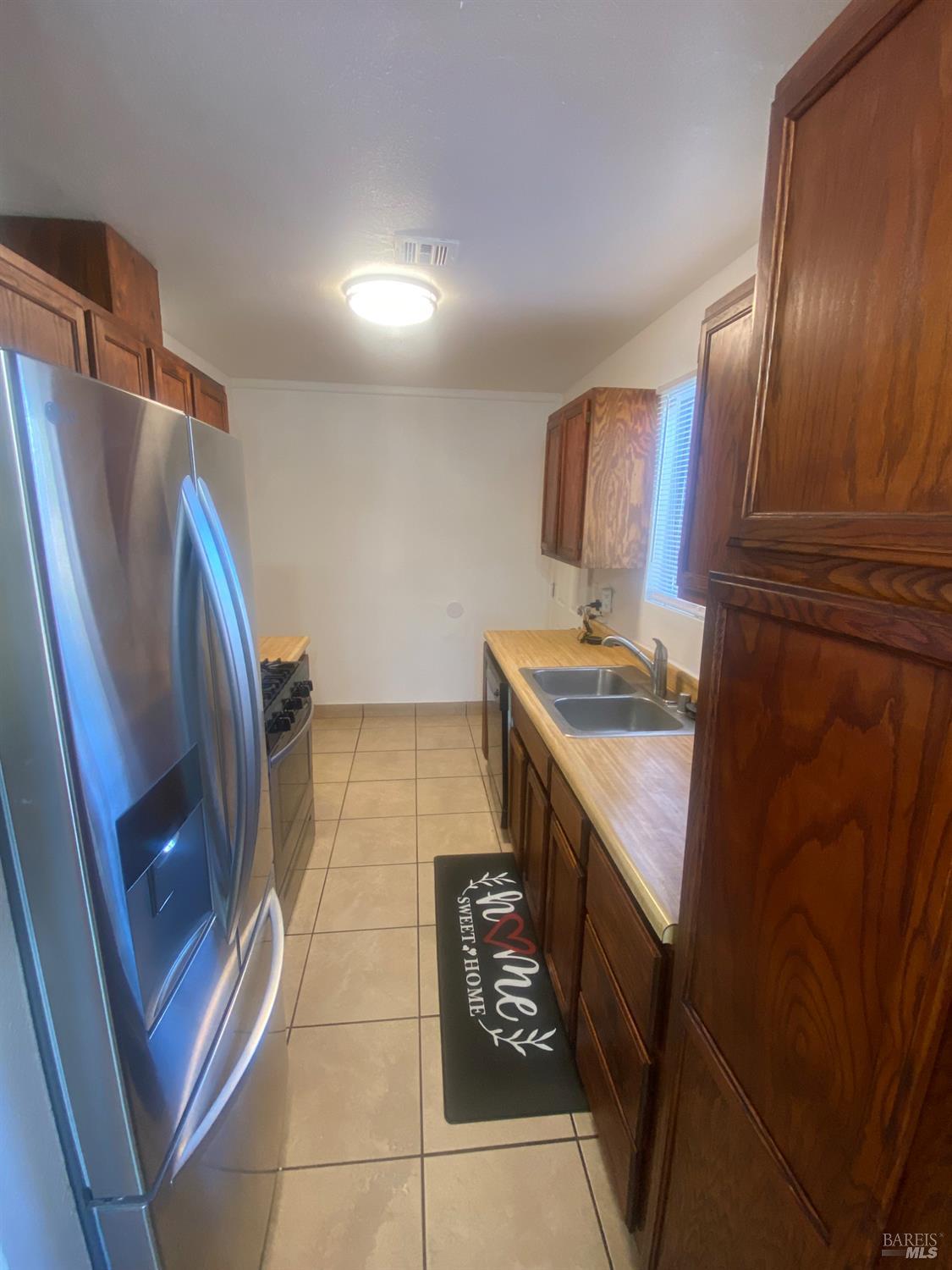 Detail Gallery Image 5 of 23 For 1959 Griffin Dr, Vallejo,  CA 94589 - 3 Beds | 2 Baths