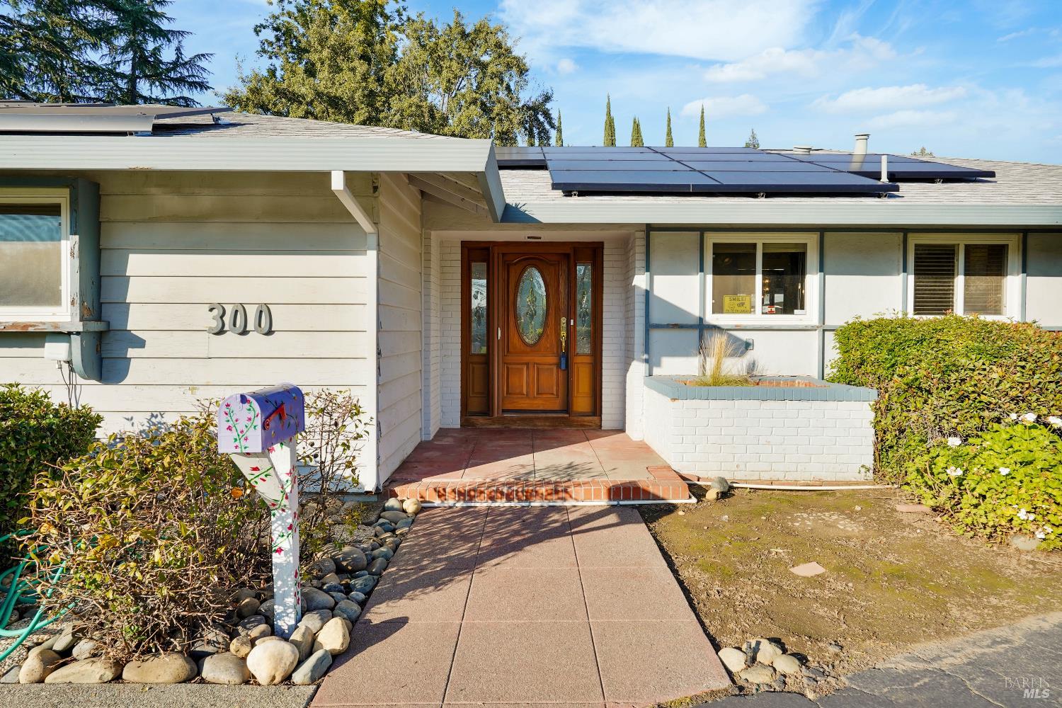 Detail Gallery Image 5 of 80 For 300 Neil St, Vacaville,  CA 95688 - 3 Beds | 2 Baths