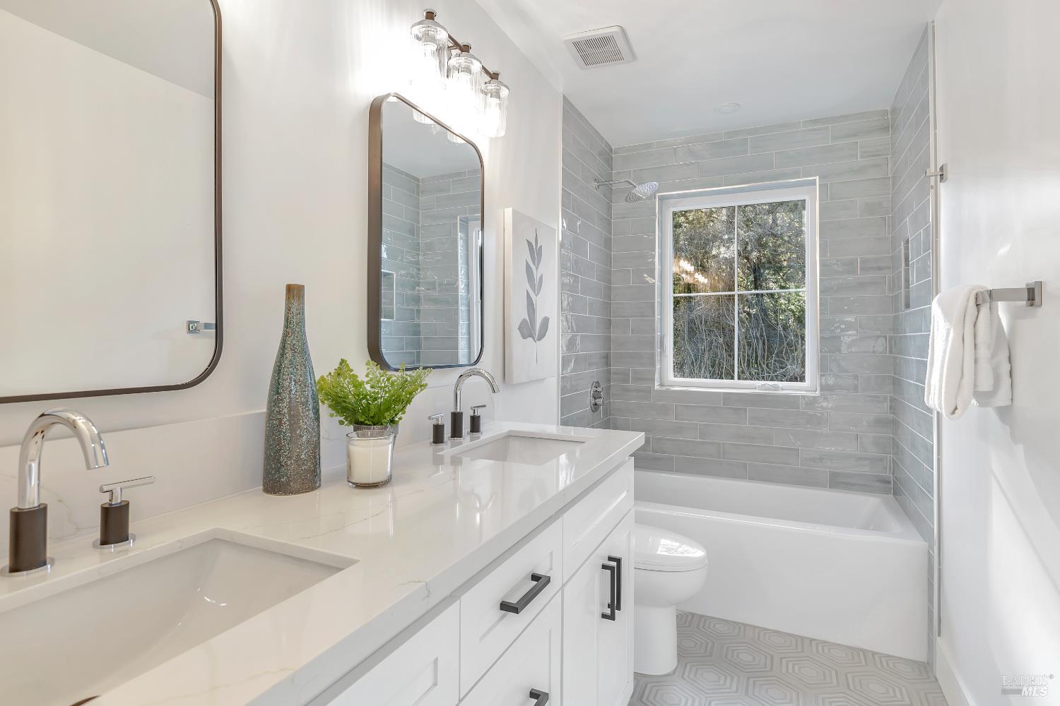 Detail Gallery Image 37 of 61 For 22 Cedar Ave, Kentfield,  CA 94904 - 5 Beds | 5 Baths