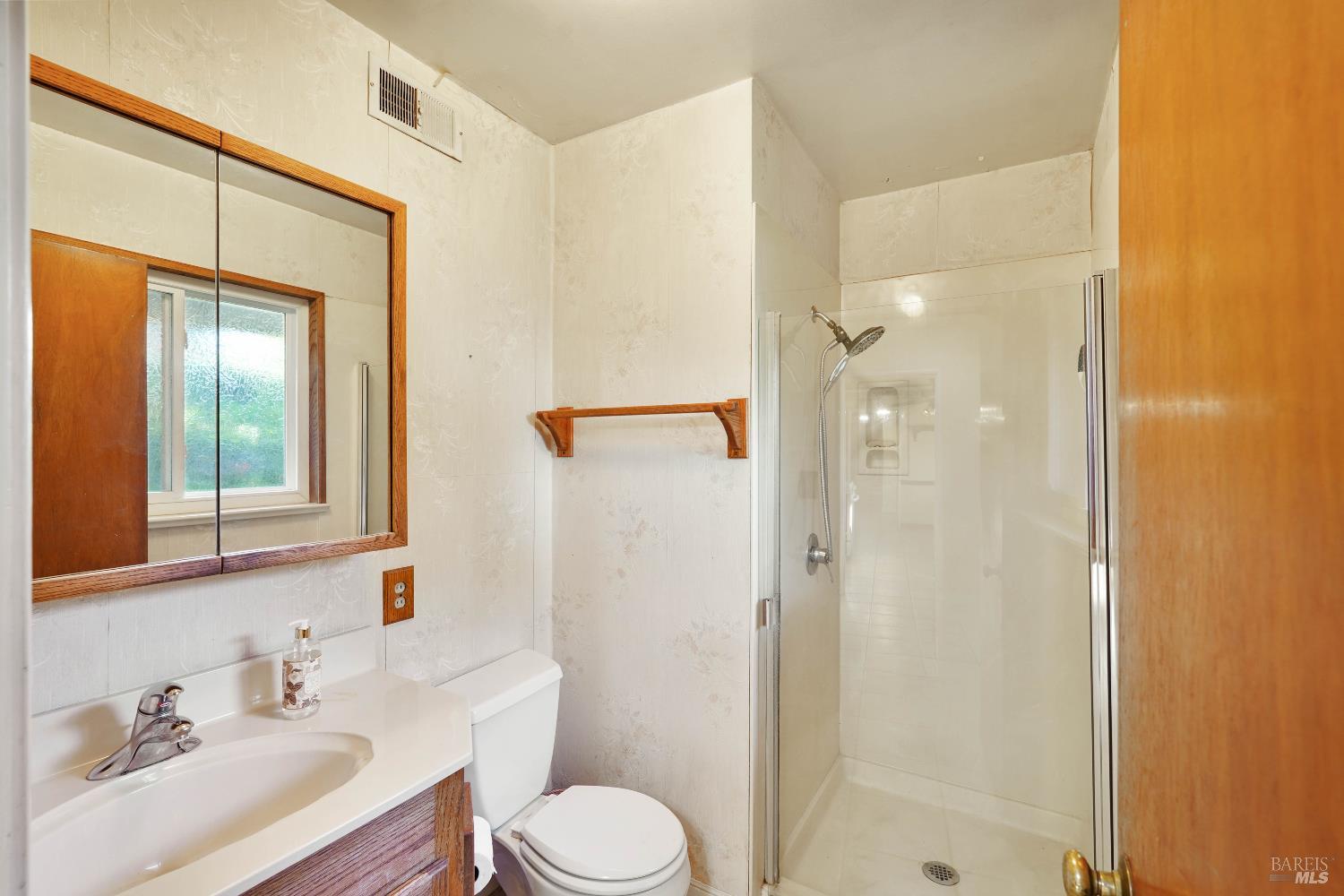 Detail Gallery Image 38 of 80 For 300 Neil St, Vacaville,  CA 95688 - 3 Beds | 2 Baths