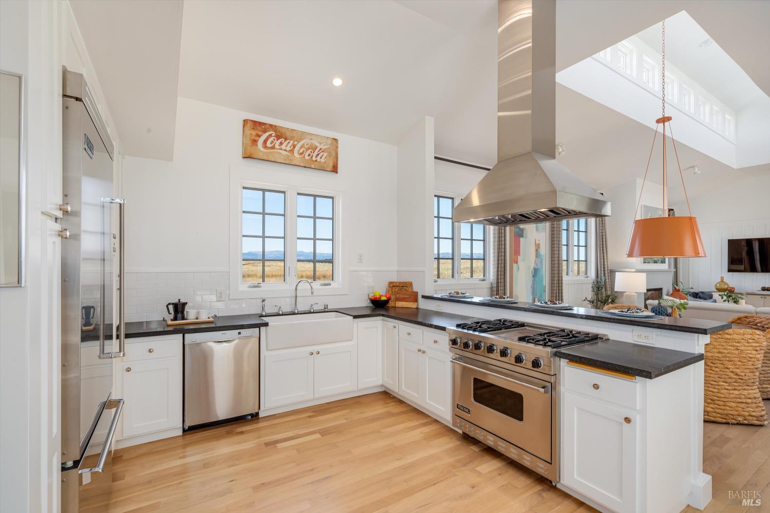 Detail Gallery Image 7 of 86 For 4044 Sonoma Hwy #14,  Napa,  CA 94559 - 2 Beds | 2/1 Baths