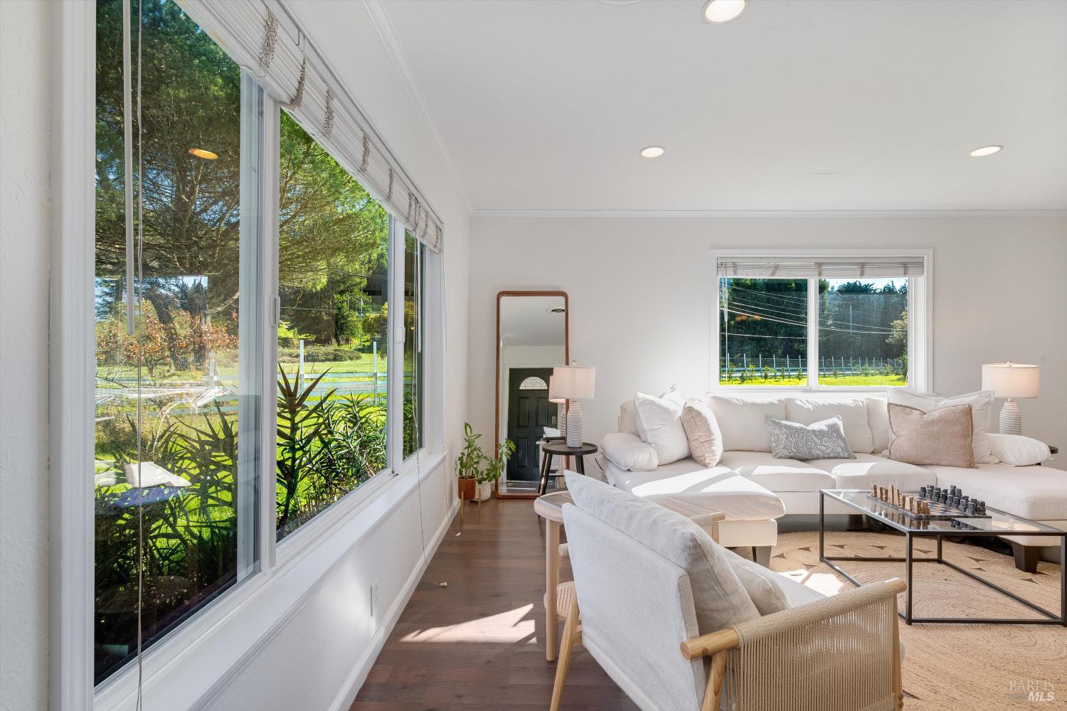 Detail Gallery Image 4 of 53 For 13180 Bodega Hwy, Sebastopol,  CA 95472 - 3 Beds | 2 Baths