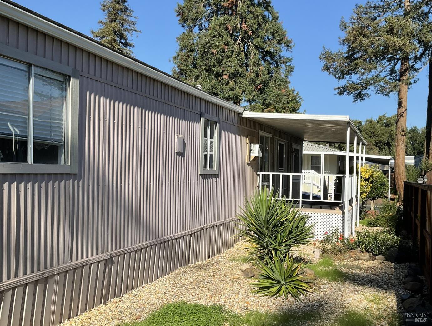 Detail Gallery Image 15 of 20 For 1003 Sonoma Ct, Petaluma,  CA 94954 - 2 Beds | 2 Baths