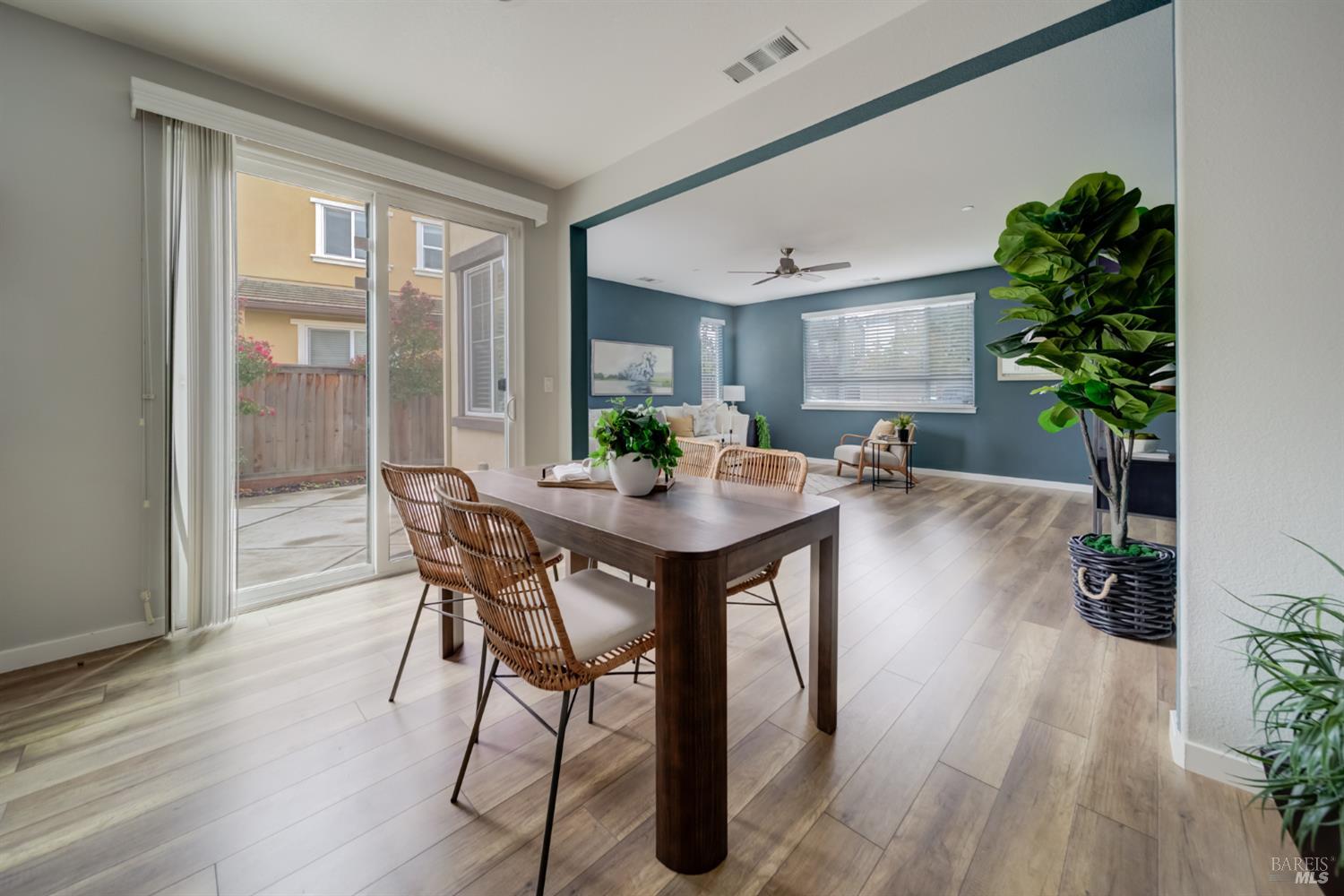 Detail Gallery Image 11 of 47 For 401 Brevard Ct, Fairfield,  CA 94534 - 4 Beds | 3 Baths