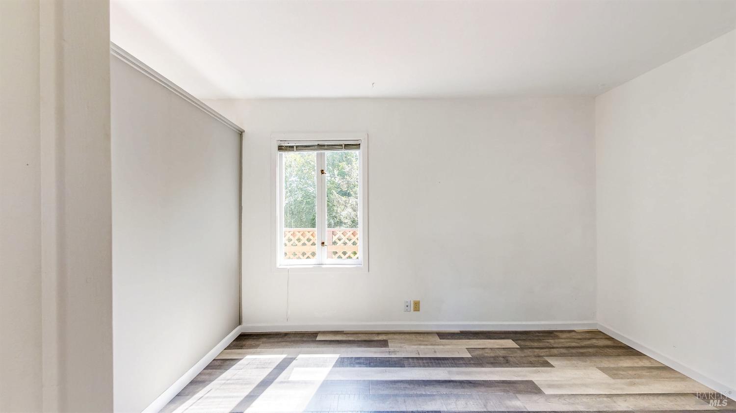 Detail Gallery Image 9 of 16 For 295 Scenic Rd, Fairfax,  CA 94930 - 2 Beds | 2 Baths