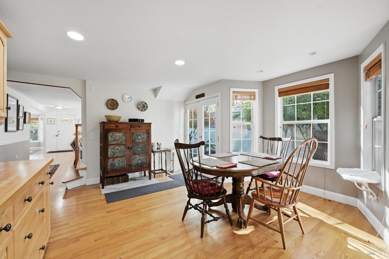 Detail Gallery Image 17 of 52 For 735 Carr Ave, Santa Rosa,  CA 95404 - 3 Beds | 2 Baths