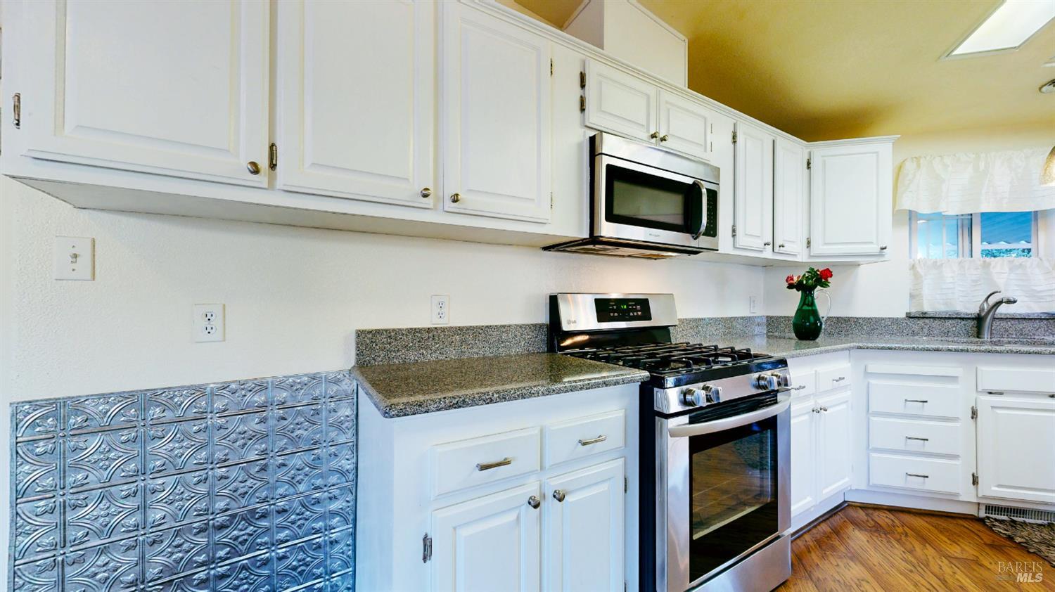 Detail Gallery Image 21 of 51 For 526 Mendocino Dr, Petaluma,  CA 94954 - 2 Beds | 2 Baths