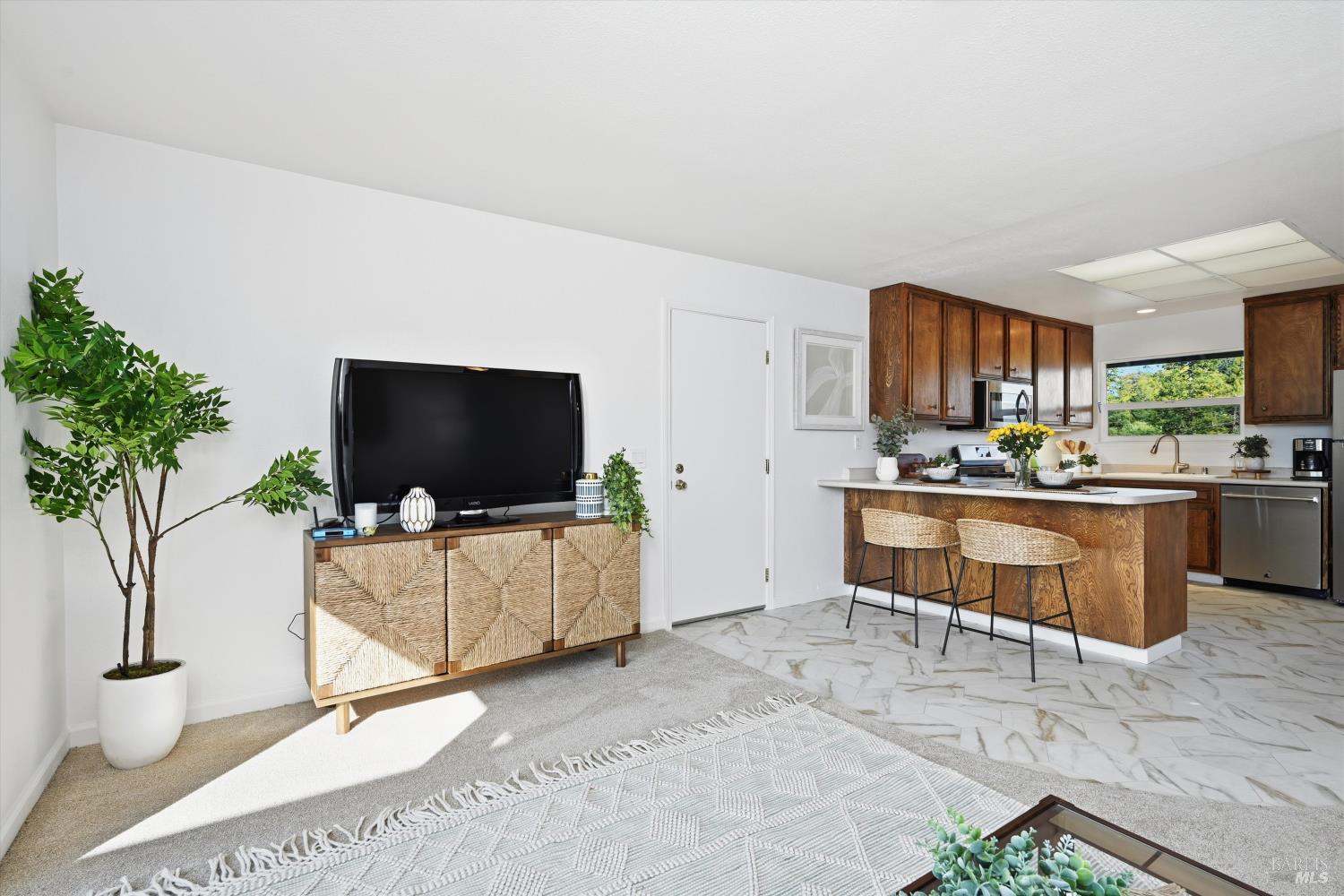 Detail Gallery Image 12 of 31 For 9125 Old Redwood Hwy, Cotati,  CA 94931 - 3 Beds | 2 Baths