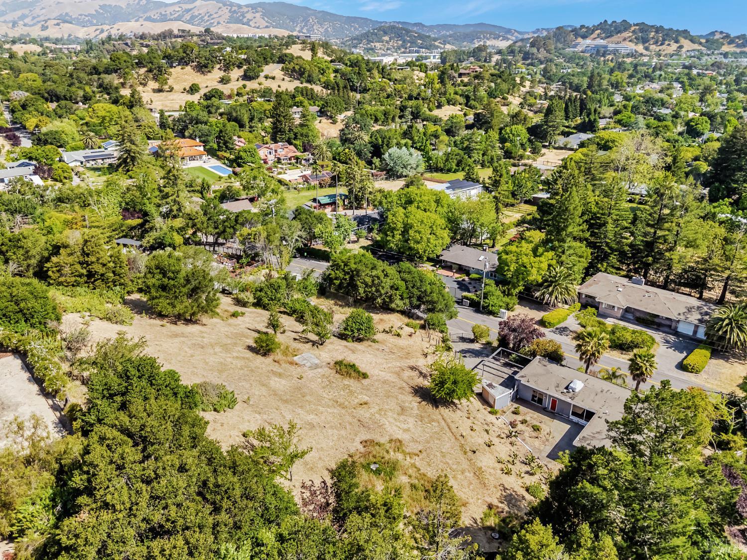 Detail Gallery Image 43 of 53 For 65 Circle Rd, San Rafael,  CA 94903 - 4 Beds | 3 Baths