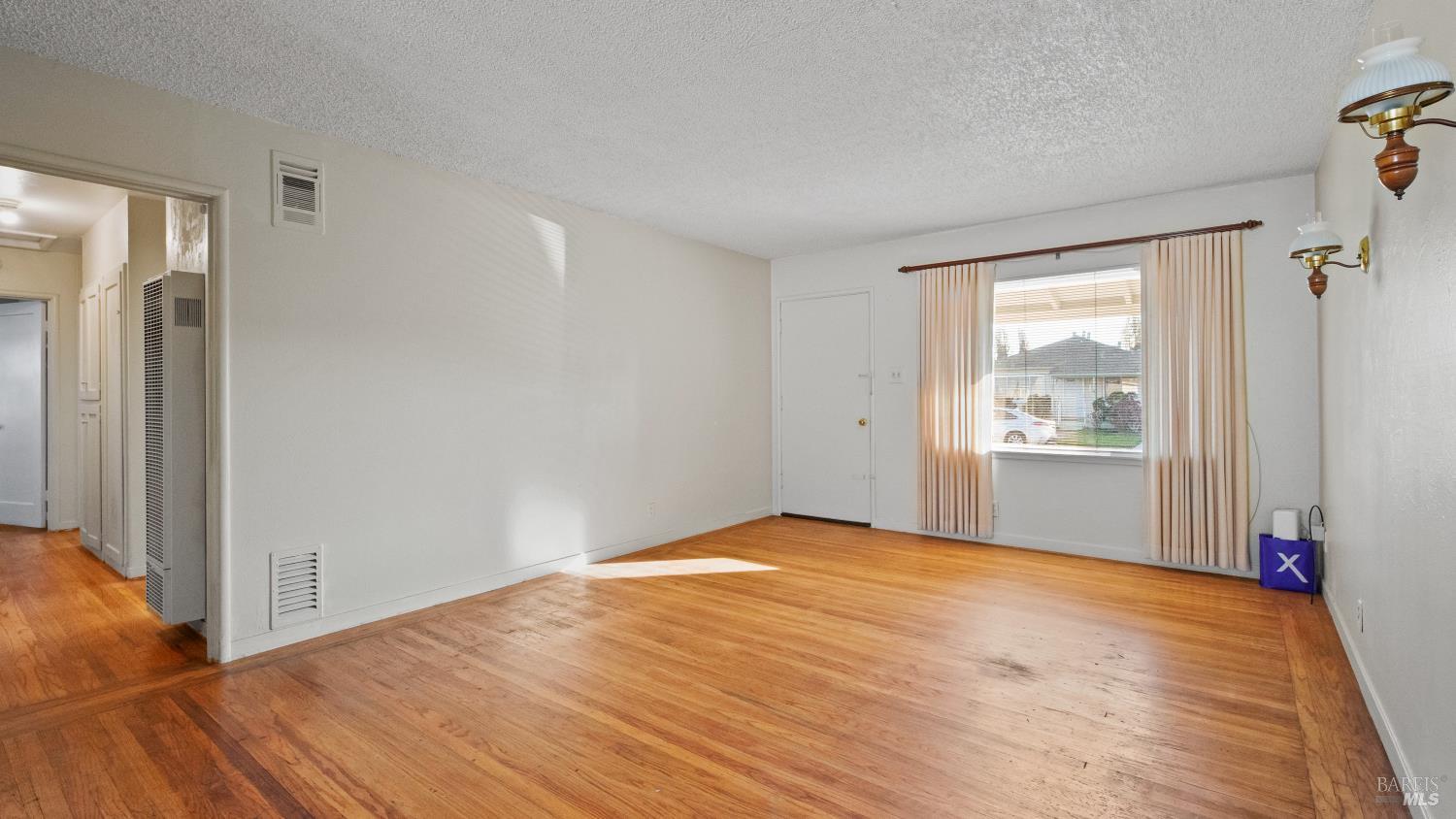 Detail Gallery Image 6 of 33 For 531 Pomona St, San Lorenzo,  CA 94580 - 3 Beds | 1 Baths