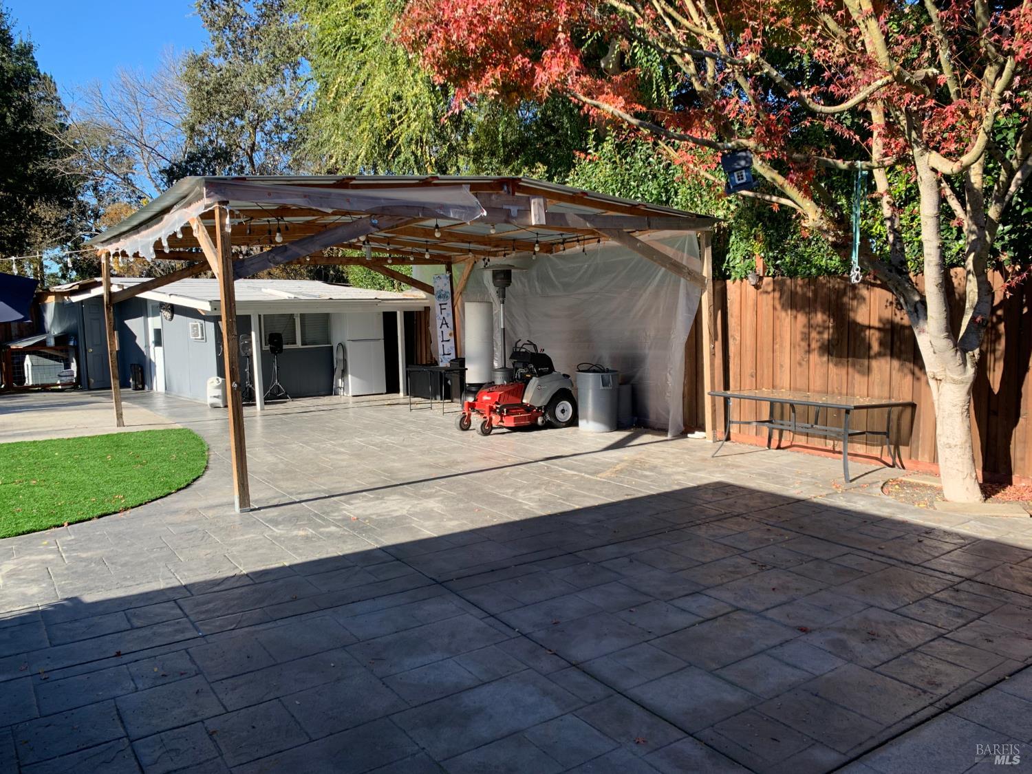 Detail Gallery Image 13 of 17 For 497 Umland Dr, Santa Rosa,  CA 95401 - 3 Beds | 2 Baths