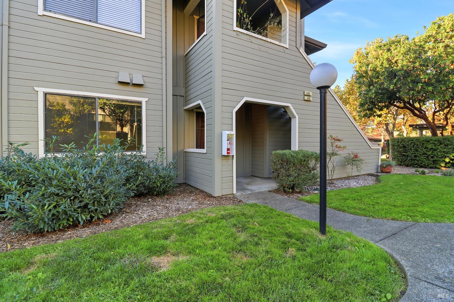 Detail Gallery Image 2 of 35 For 458 Bernice Ln, Sonoma,  CA 95476 - 2 Beds | 2 Baths