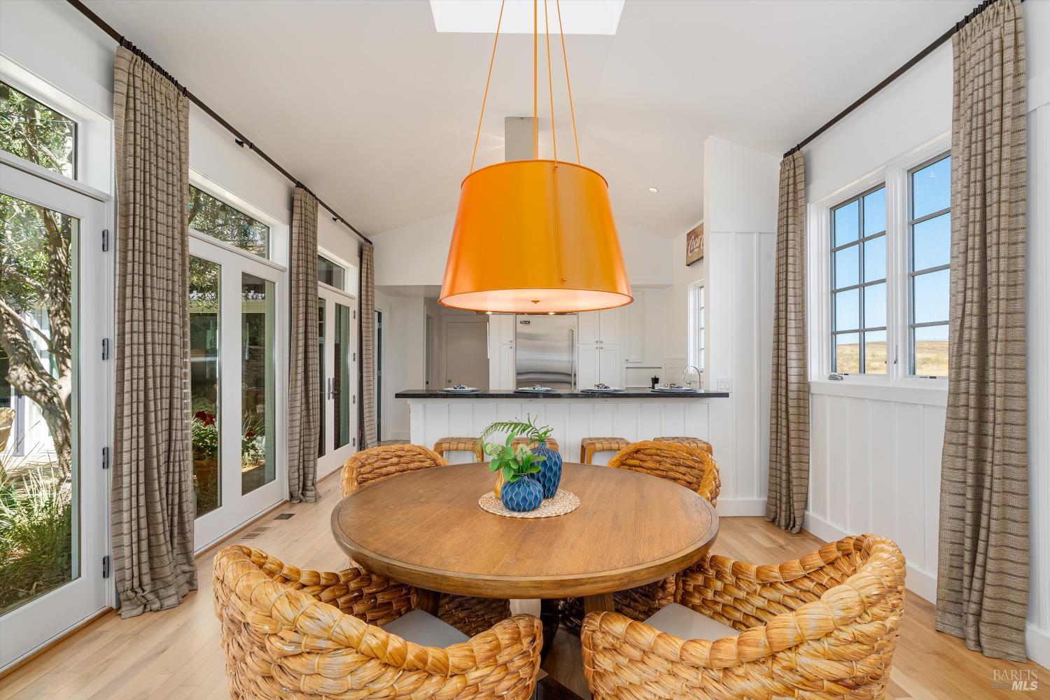 Detail Gallery Image 11 of 86 For 4044 Sonoma Hwy #14,  Napa,  CA 94559 - 2 Beds | 2/1 Baths