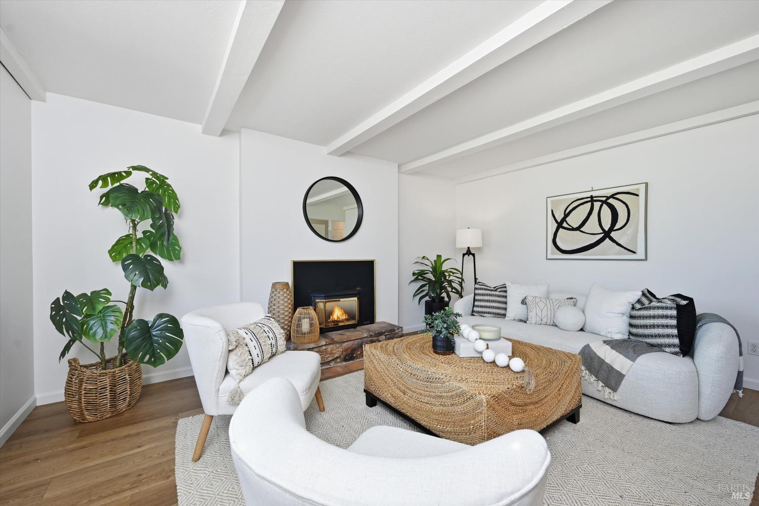 Detail Gallery Image 8 of 31 For 9125 Old Redwood Hwy, Cotati,  CA 94931 - 3 Beds | 2 Baths