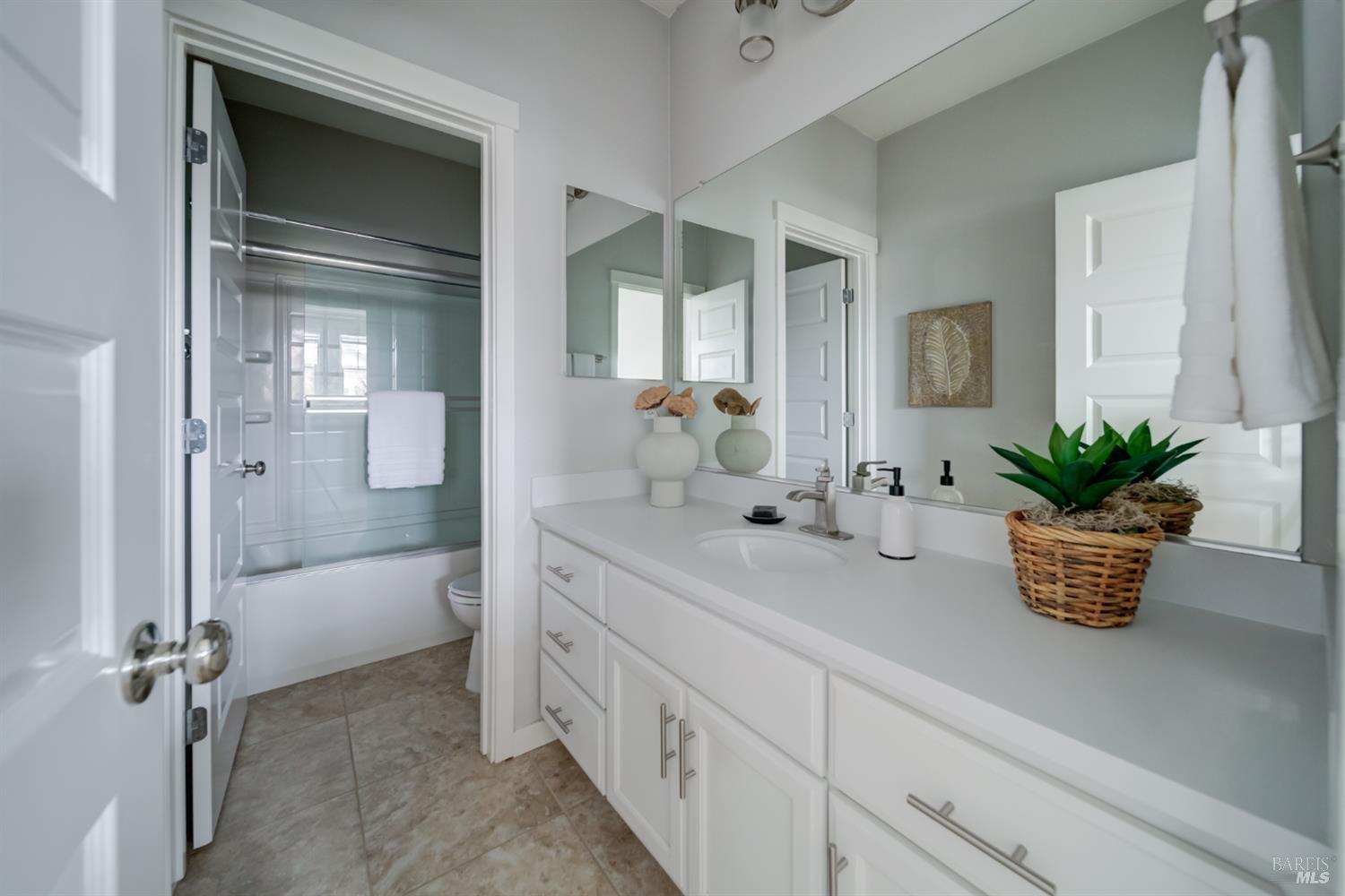 Detail Gallery Image 25 of 47 For 401 Brevard Ct, Fairfield,  CA 94534 - 4 Beds | 3 Baths