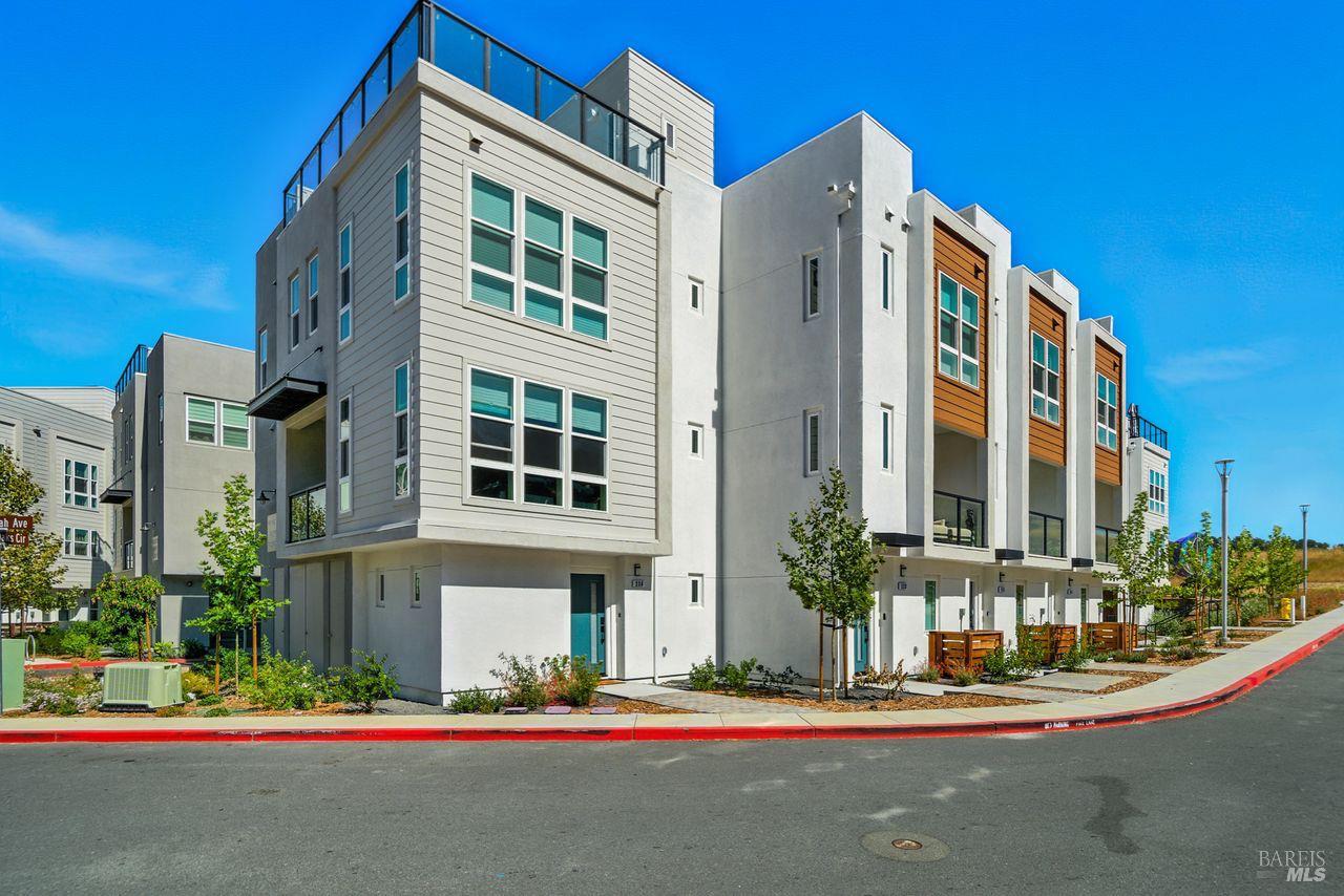 Detail Gallery Image 27 of 30 For 206 Verandah Ave, Novato,  CA 94945 - 3 Beds | 3 Baths