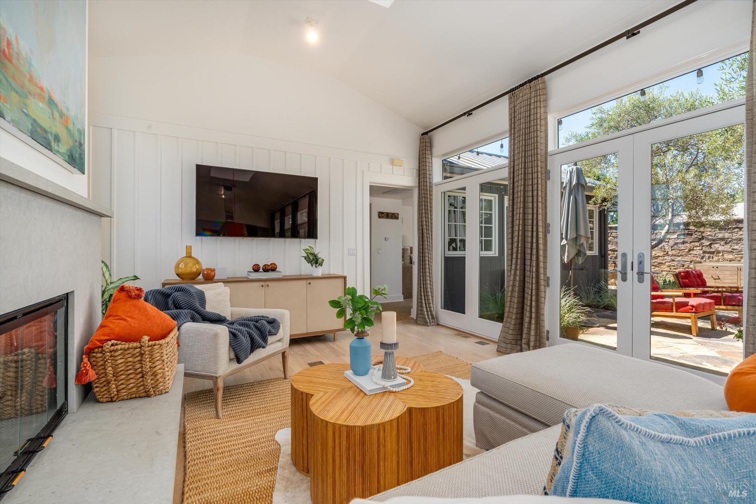 Detail Gallery Image 14 of 86 For 4044 Sonoma Hwy #14,  Napa,  CA 94559 - 2 Beds | 2/1 Baths