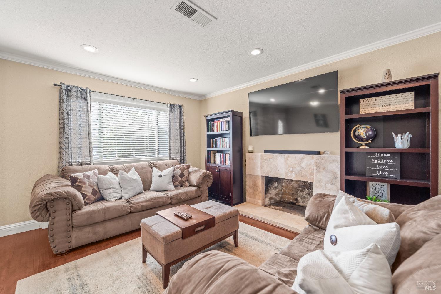 Detail Gallery Image 5 of 35 For 1168 Sanderling Dr, Fairfield,  CA 94533 - 4 Beds | 2 Baths
