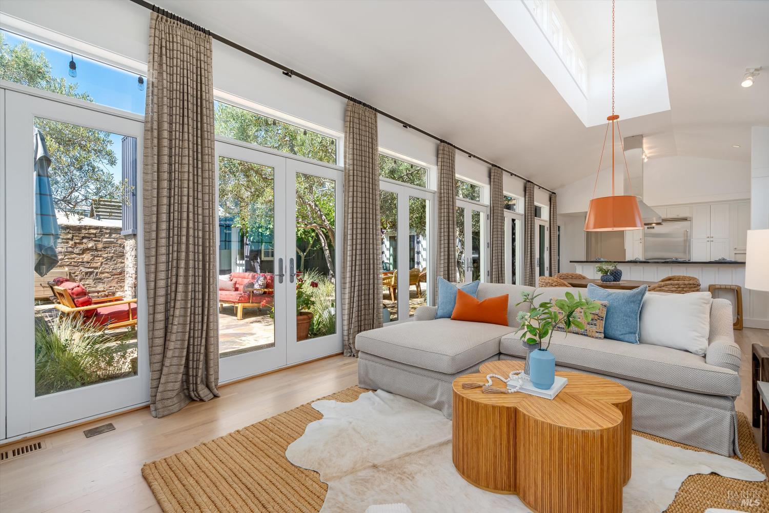 Detail Gallery Image 16 of 86 For 4044 Sonoma Hwy #14,  Napa,  CA 94559 - 2 Beds | 2/1 Baths