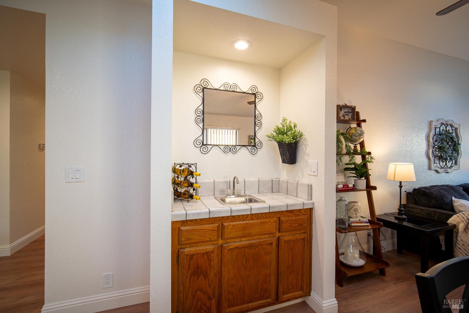 Detail Gallery Image 15 of 48 For 1416 Middlebrook Way, Rohnert Park,  CA 94928 - 3 Beds | 2 Baths