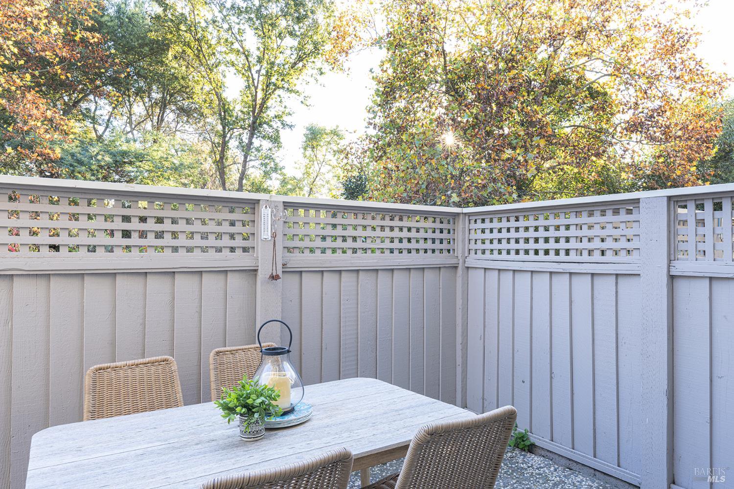 Detail Gallery Image 31 of 56 For 71 Valley Club Cir, Napa,  CA 94558 - 3 Beds | 2/1 Baths