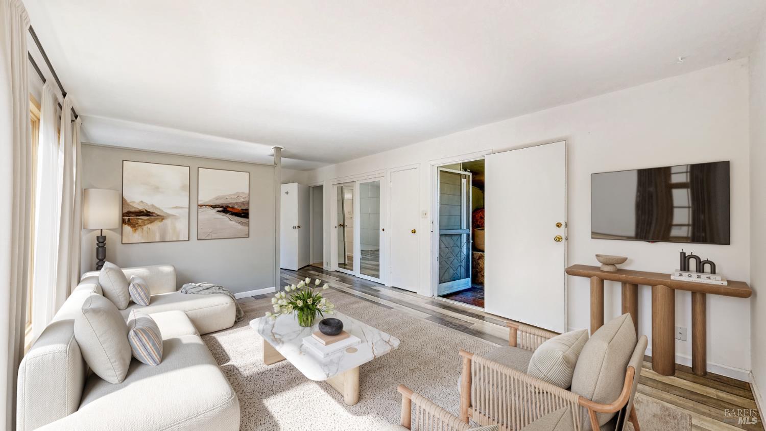 Detail Gallery Image 2 of 16 For 295 Scenic Rd, Fairfax,  CA 94930 - 2 Beds | 2 Baths