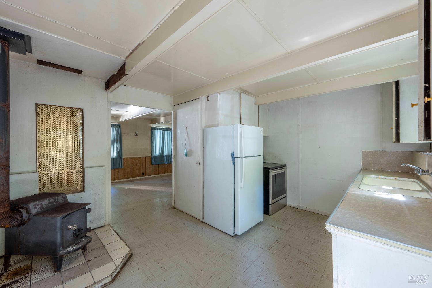 Detail Gallery Image 5 of 20 For 17390 Riverside Dr, Guerneville,  CA 95446 - 2 Beds | 1 Baths