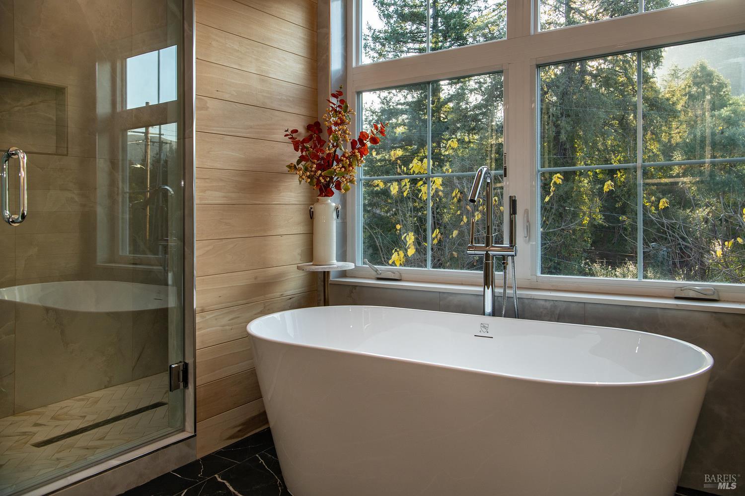 Detail Gallery Image 28 of 61 For 22 Cedar Ave, Kentfield,  CA 94904 - 5 Beds | 5 Baths