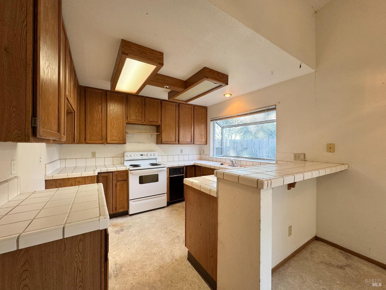 Detail Gallery Image 13 of 34 For 21 Winestone Ct, Napa,  CA 94558 - 3 Beds | 2 Baths