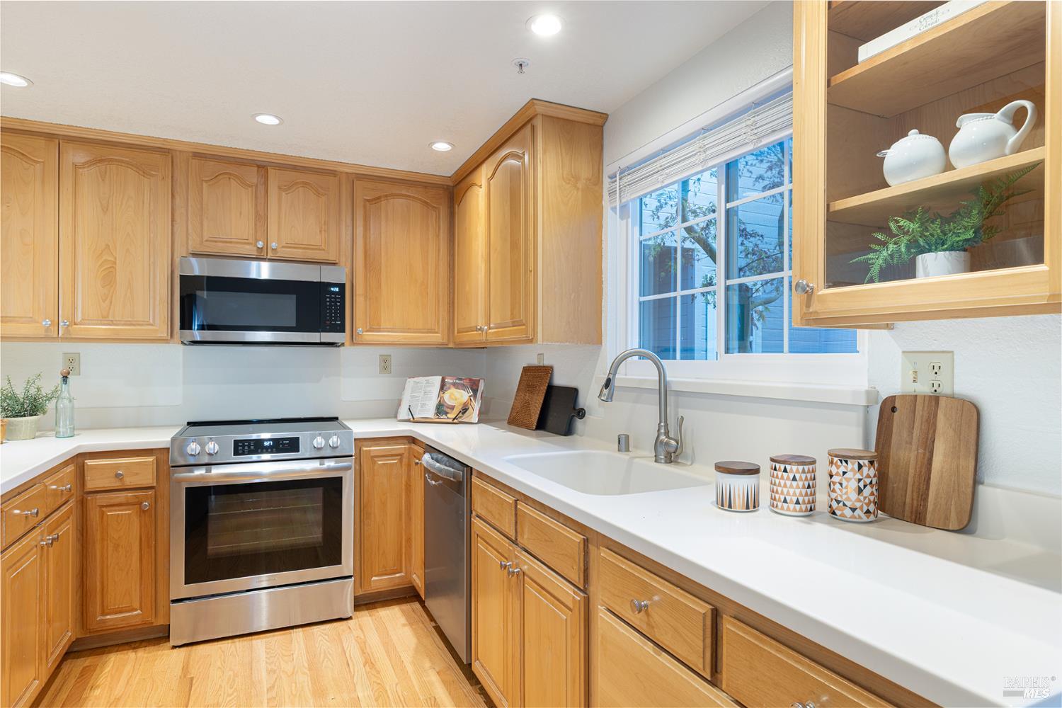 Detail Gallery Image 8 of 56 For 71 Valley Club Cir, Napa,  CA 94558 - 3 Beds | 2/1 Baths