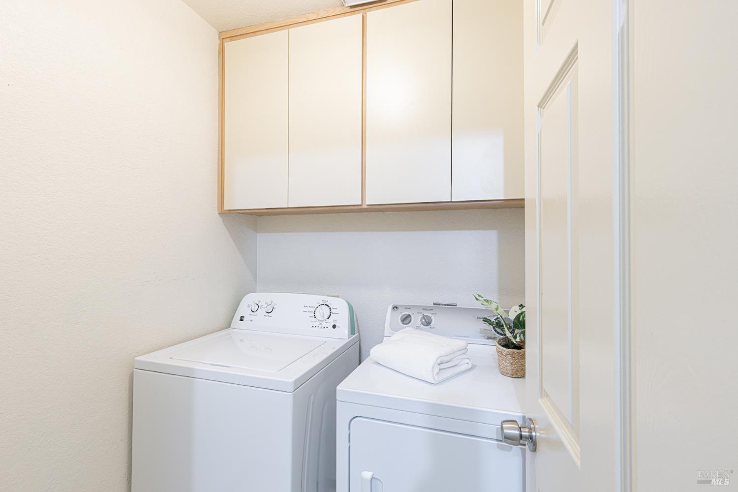 Detail Gallery Image 25 of 56 For 71 Valley Club Cir, Napa,  CA 94558 - 3 Beds | 2/1 Baths