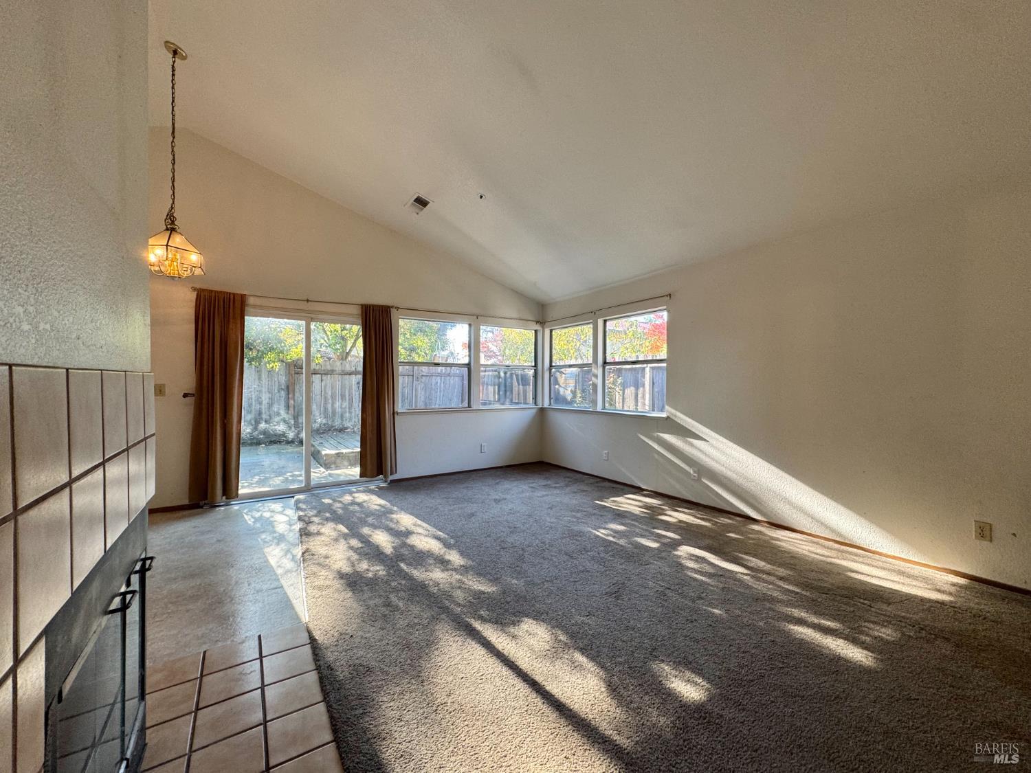 Detail Gallery Image 11 of 34 For 21 Winestone Ct, Napa,  CA 94558 - 3 Beds | 2 Baths