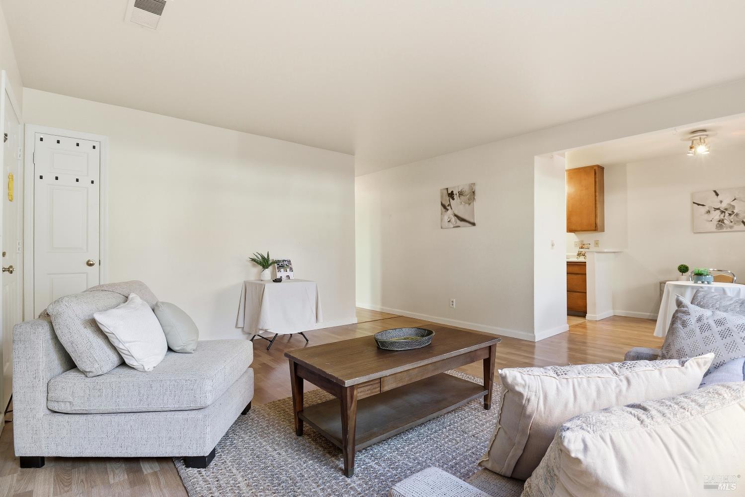 Detail Gallery Image 7 of 35 For 458 Bernice Ln, Sonoma,  CA 95476 - 2 Beds | 2 Baths