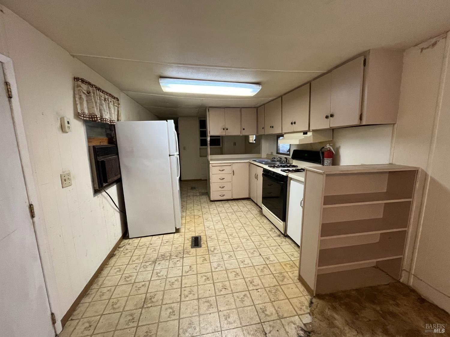 Detail Gallery Image 4 of 10 For 425 Olive St, Vallejo,  CA 94589 - 1 Beds | 1 Baths