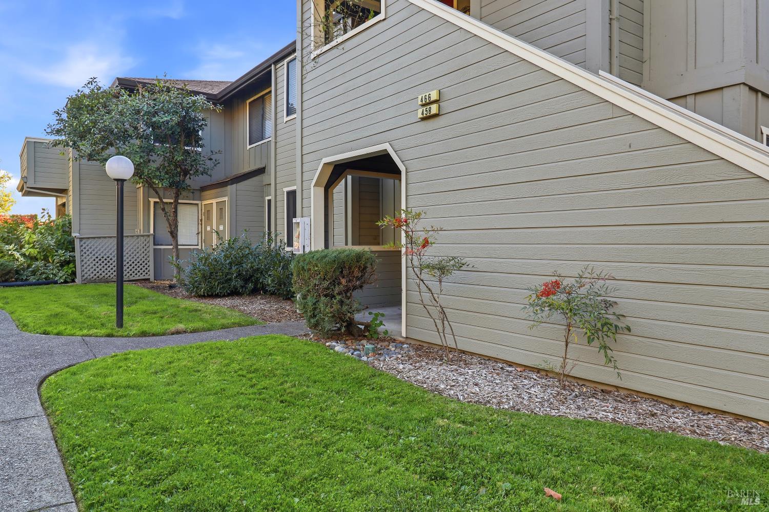 Detail Gallery Image 3 of 35 For 458 Bernice Ln, Sonoma,  CA 95476 - 2 Beds | 2 Baths