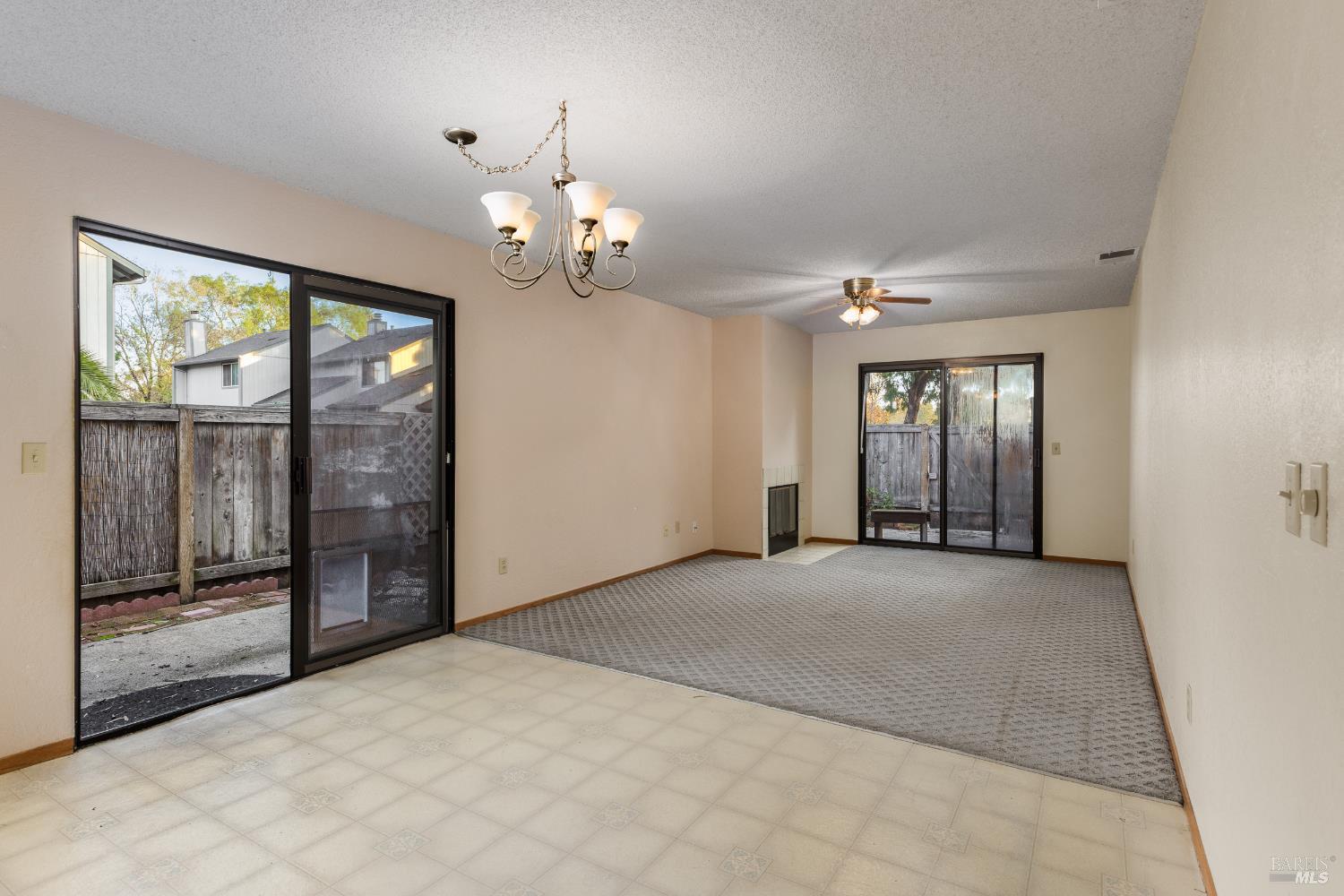 Detail Gallery Image 3 of 18 For 2312 Cross Ave, Santa Rosa,  CA 95401 - 2 Beds | 2 Baths