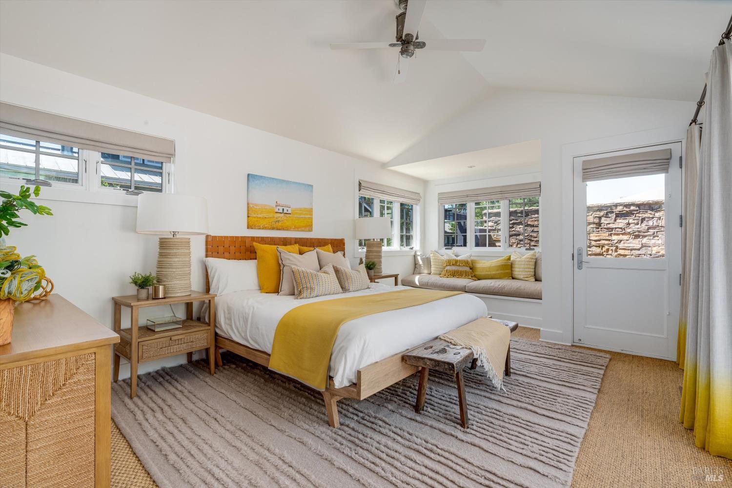 Detail Gallery Image 18 of 86 For 4044 Sonoma Hwy #14,  Napa,  CA 94559 - 2 Beds | 2/1 Baths