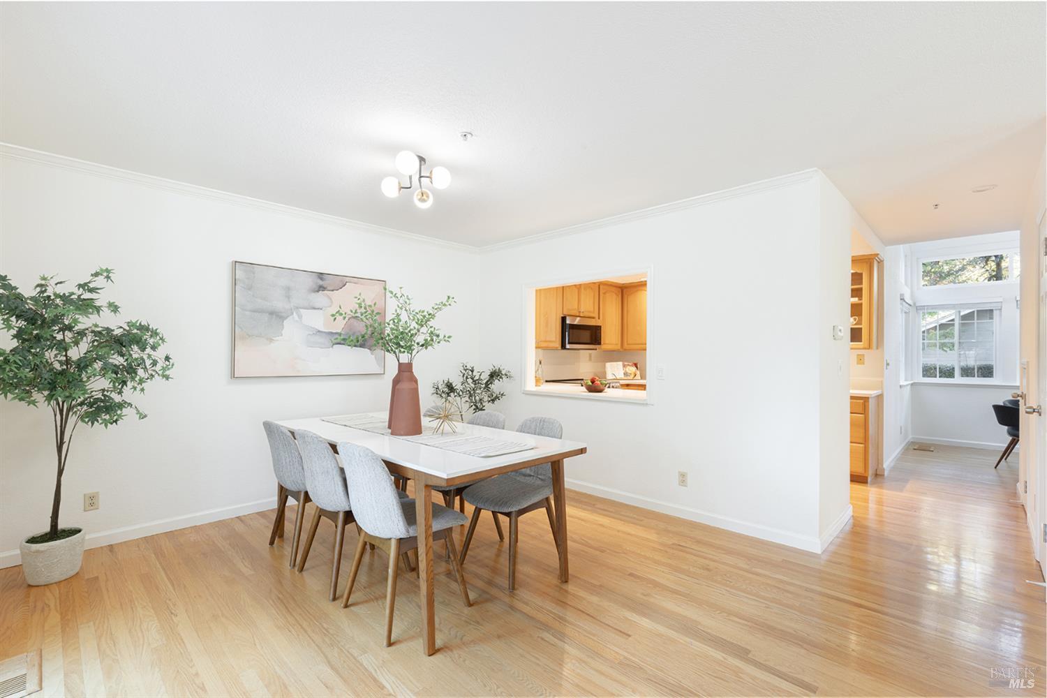 Detail Gallery Image 11 of 56 For 71 Valley Club Cir, Napa,  CA 94558 - 3 Beds | 2/1 Baths