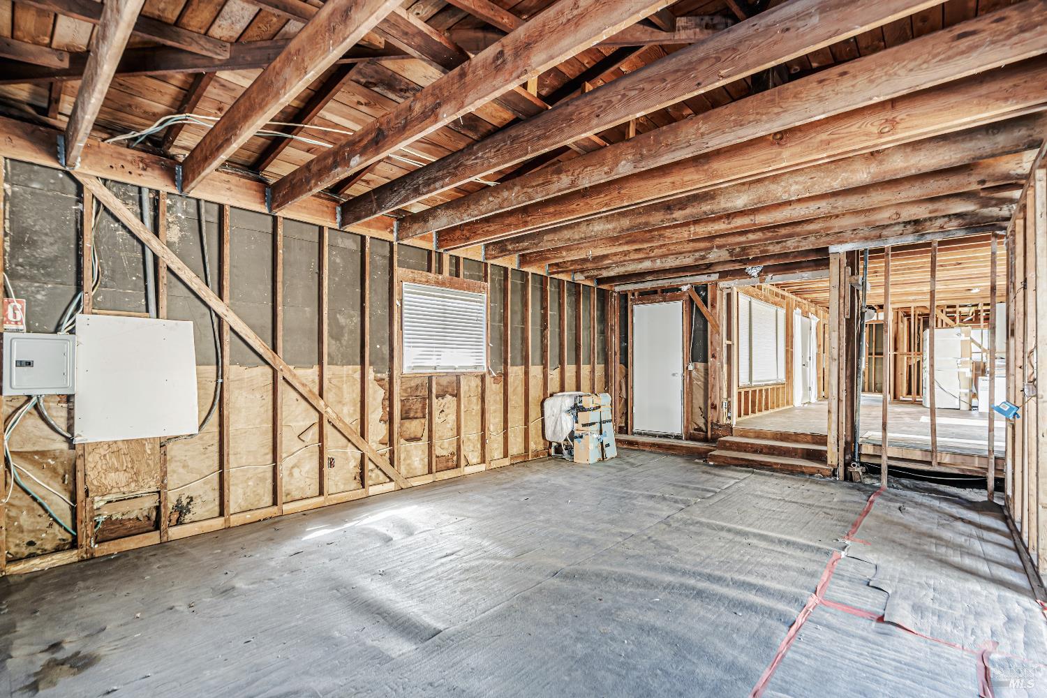 Detail Gallery Image 12 of 53 For 65 Circle Rd, San Rafael,  CA 94903 - 4 Beds | 3 Baths