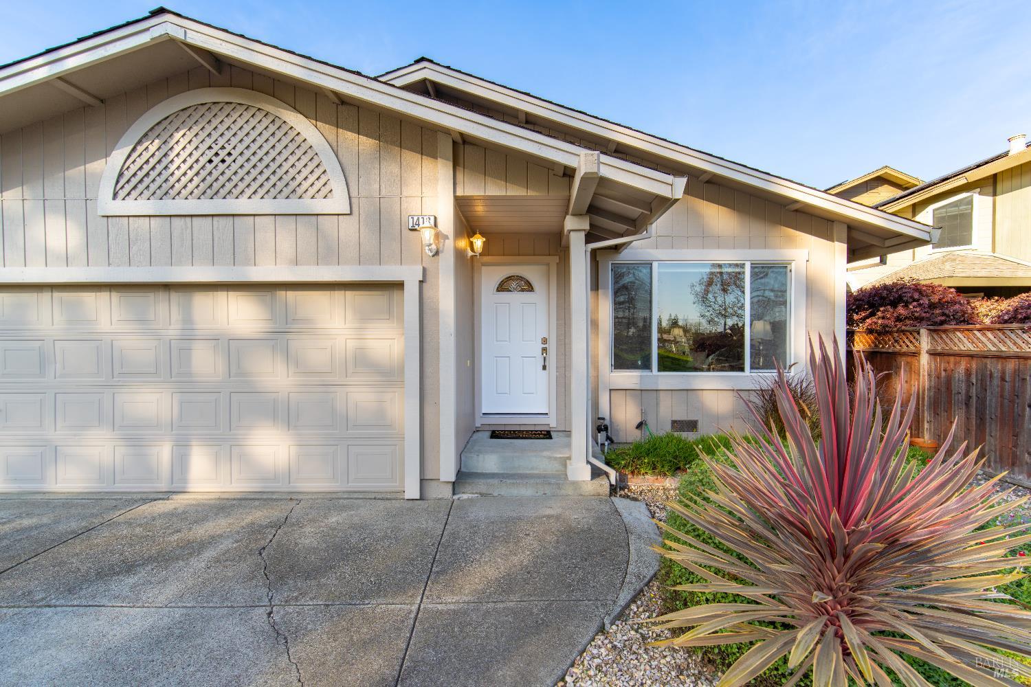 Detail Gallery Image 4 of 48 For 1416 Middlebrook Way, Rohnert Park,  CA 94928 - 3 Beds | 2 Baths
