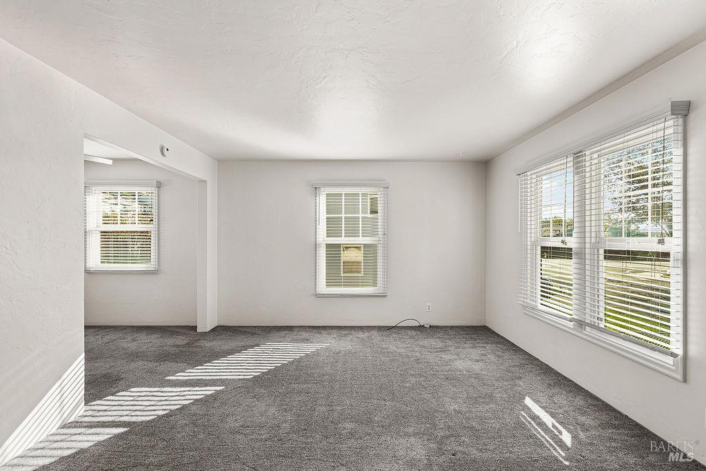 Detail Gallery Image 4 of 31 For 104 Hermosa Ave, Vallejo,  CA 94589 - 2 Beds | 1 Baths